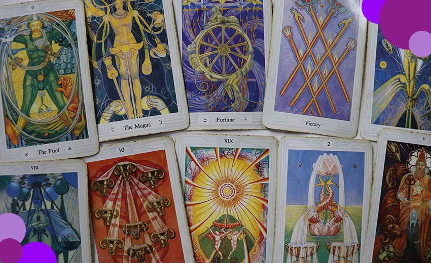 diferencia oraculo y tarot